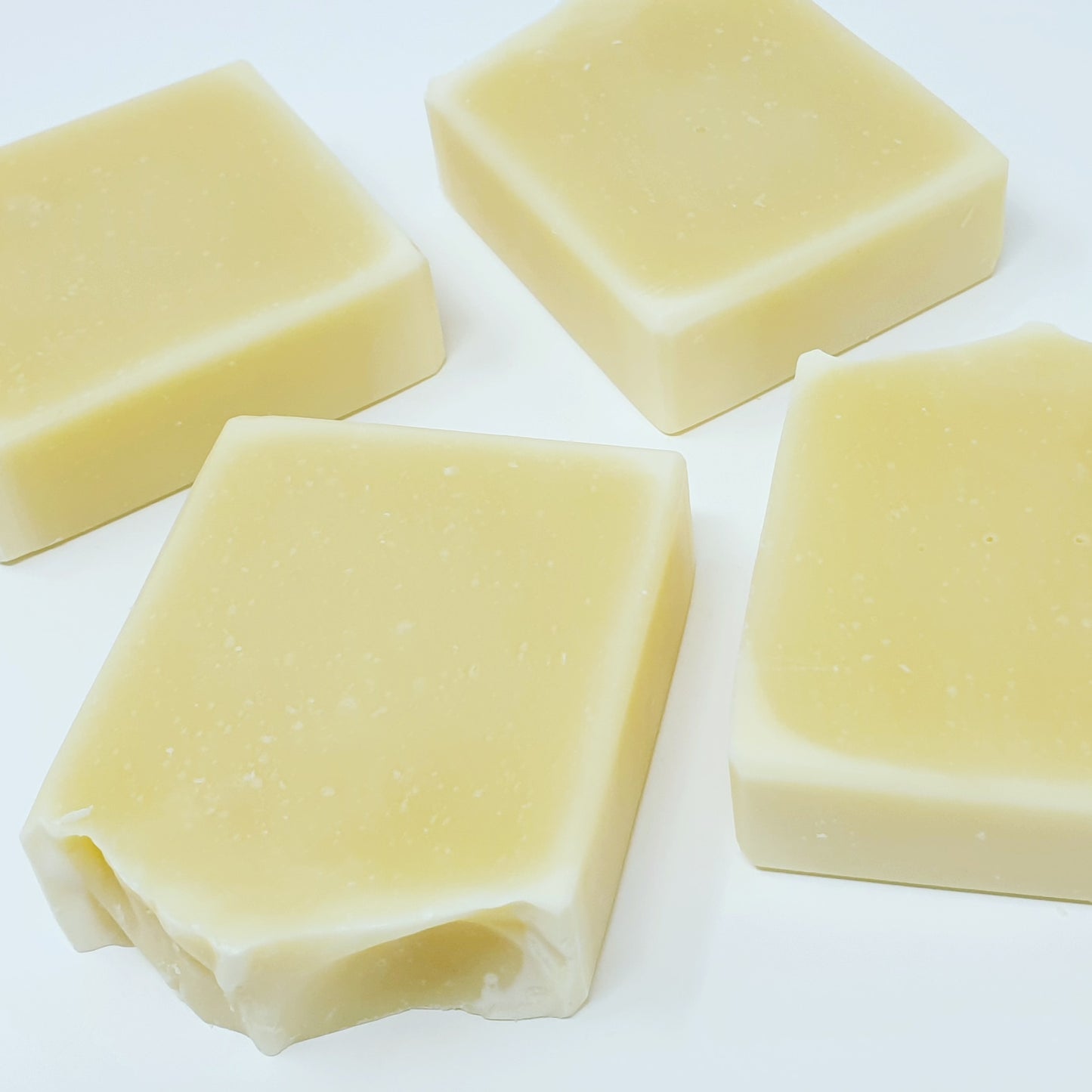 FLY HIGH #15 Grapefruitseife mit Wacholder, Babassuöl und Kakaobutter, beduftet, 130 g