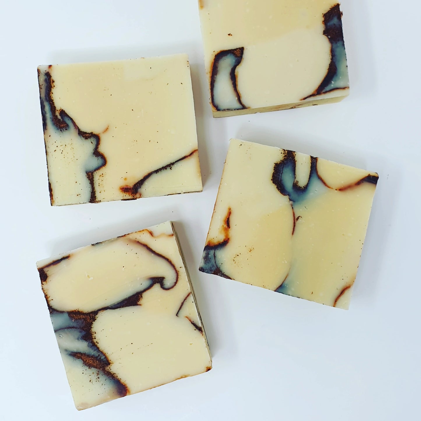 CINNAMON BEE #12 Honigseife mit Ceylon-Zimt, Olivenöl und Jojobaöl, 110 g