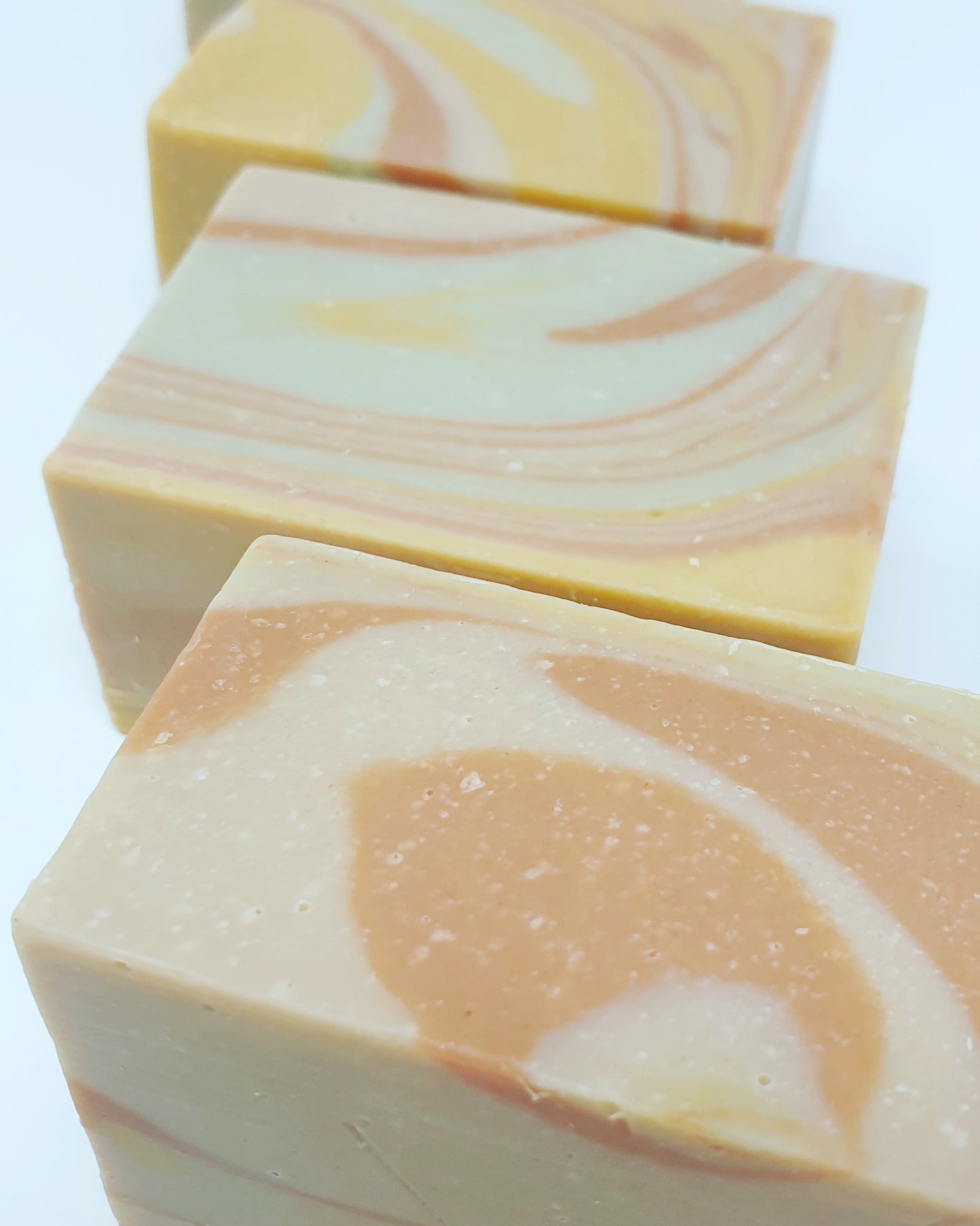 FEELS LIKE SUMMER #50 Grapefruit-Pfefferminz-Seife mit Tonerden, Kakaobutter und Mandelöl, beduftet, 150 g