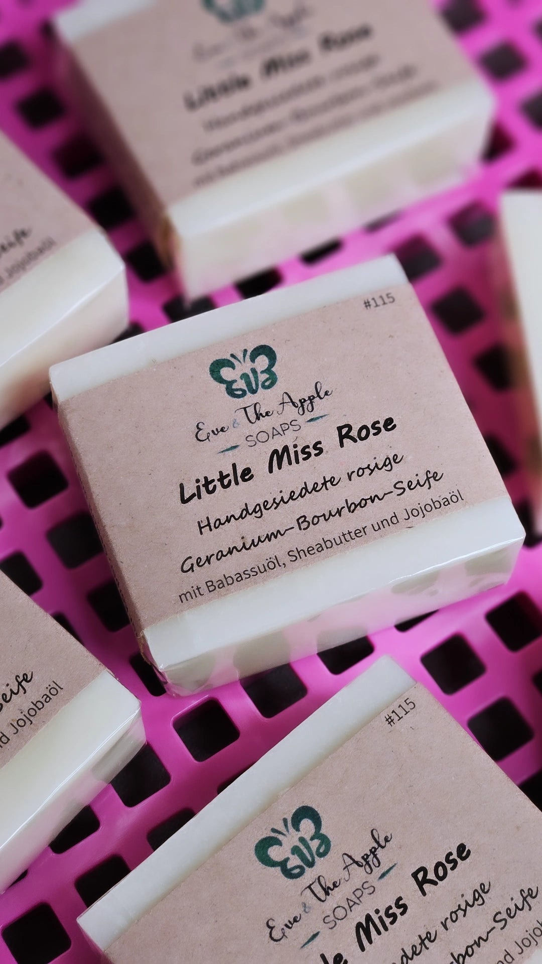 LITTLE MISS ROSE #115 Rosige Geranium-Bourbon-Seife mit Babassuöl, Sheabutter und Jojobaöl, beduftet, 110 g