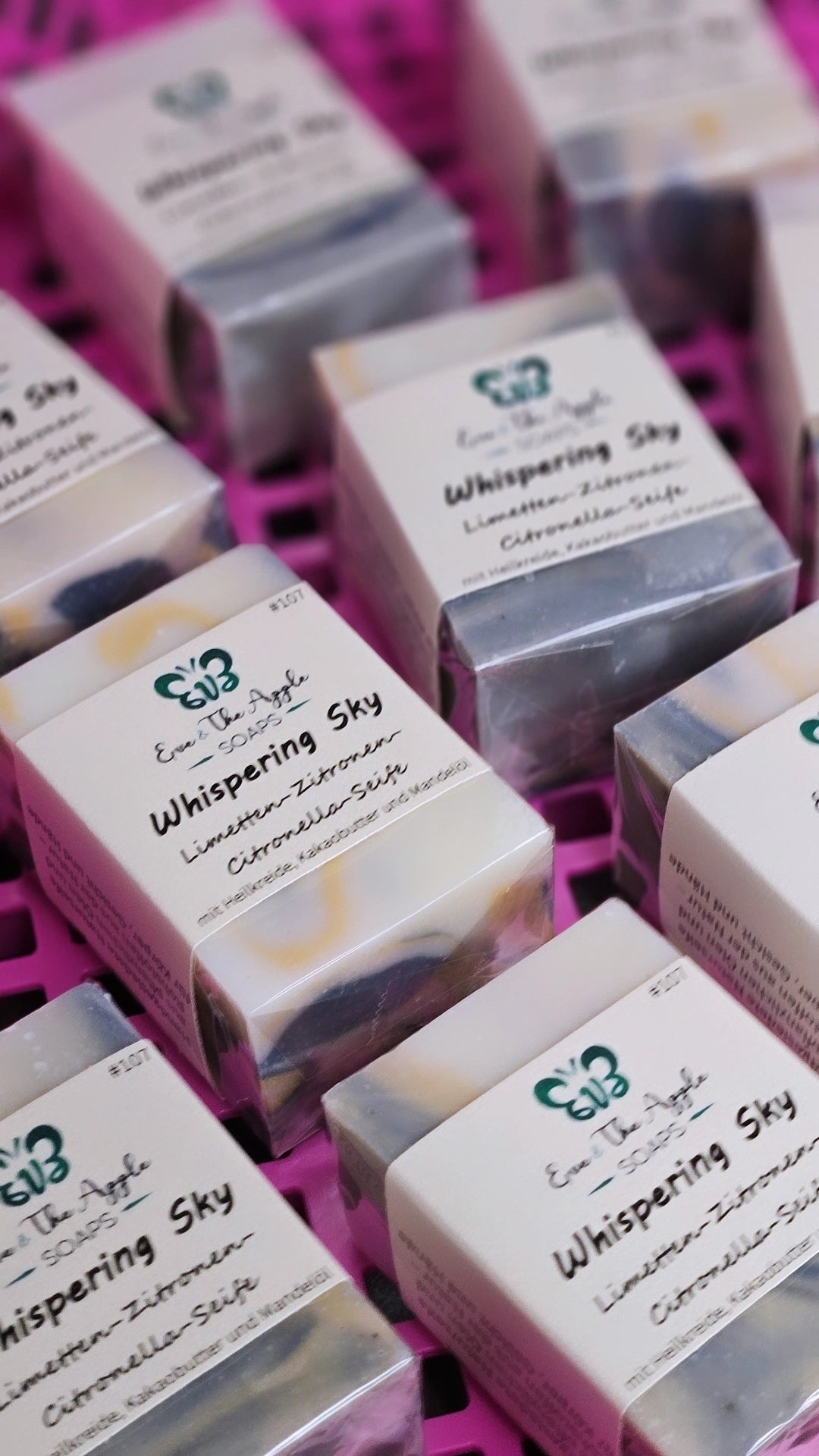 WHISPERING SKY #107 Limetten-Zitronen-Citronella-Seife ART SOAP mit Heilkreide, Kakaobutter und Mandelöl, beduftet, 140 g