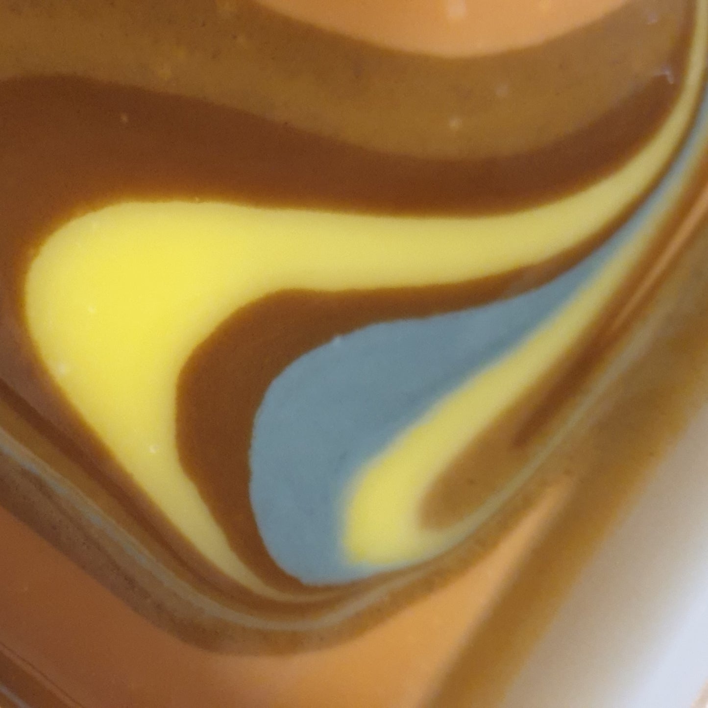 PSYCHEDELIC SPLASH #23 Olivenölseife mit Mandelöl, 130 g