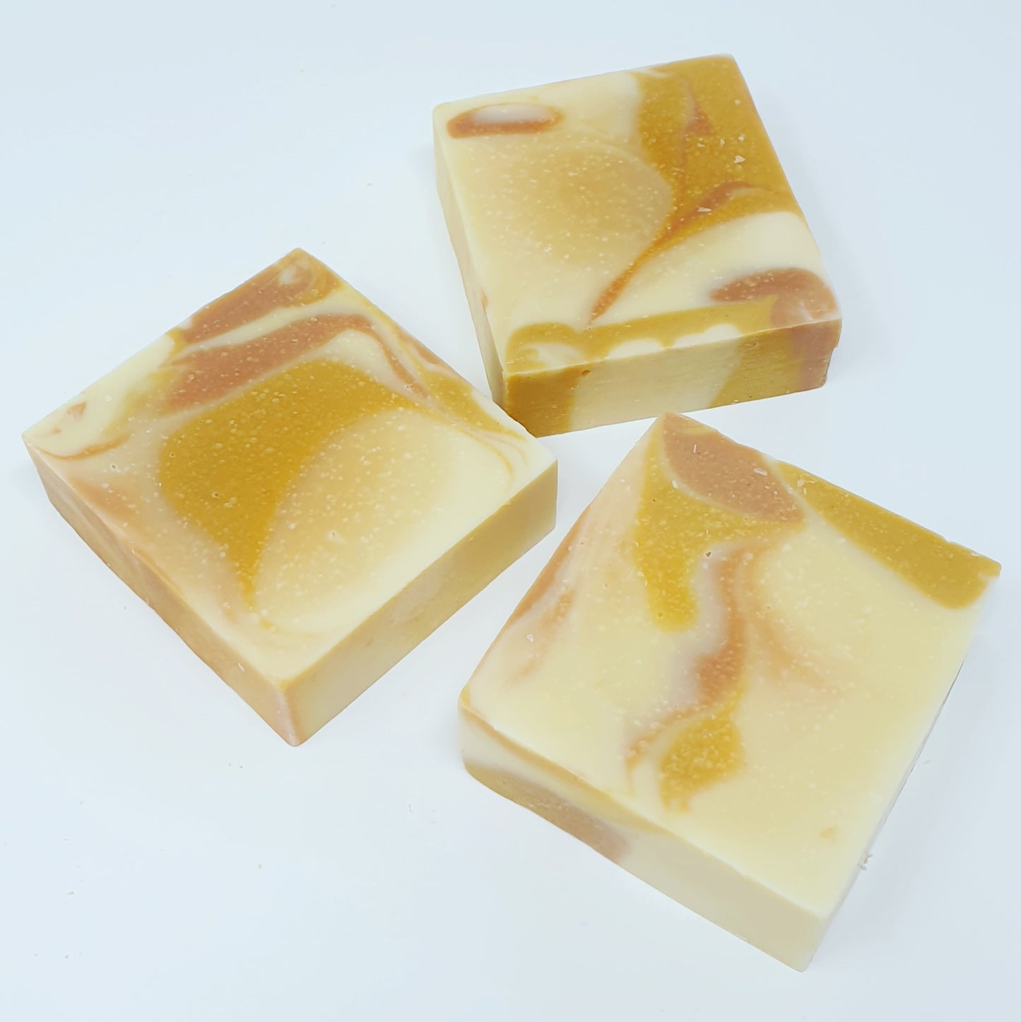 HAPPY BLUSH #3 Süßorangen-Litsea-Seife mit Kakaobutter und Mandelöl, beduftet, 130 g