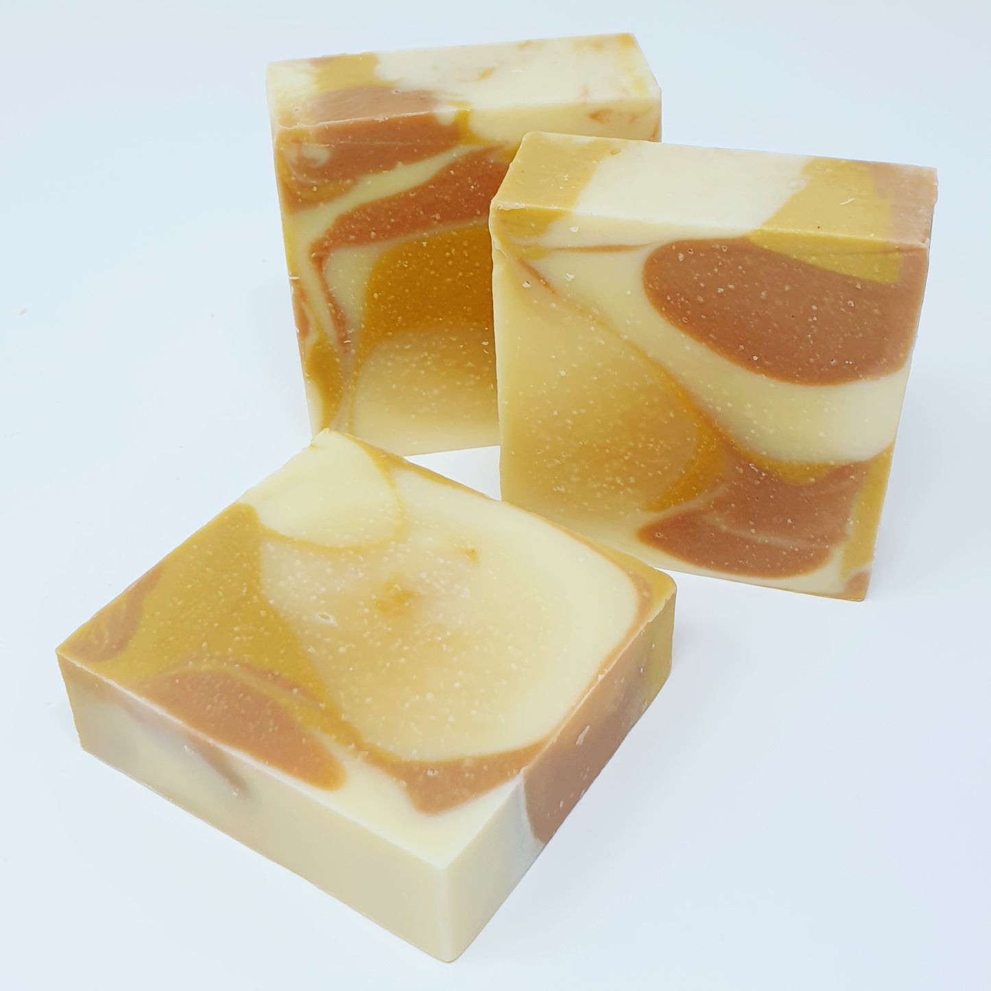 HAPPY BLUSH #3 Süßorangen-Litsea-Seife mit Kakaobutter und Mandelöl, beduftet, 130 g