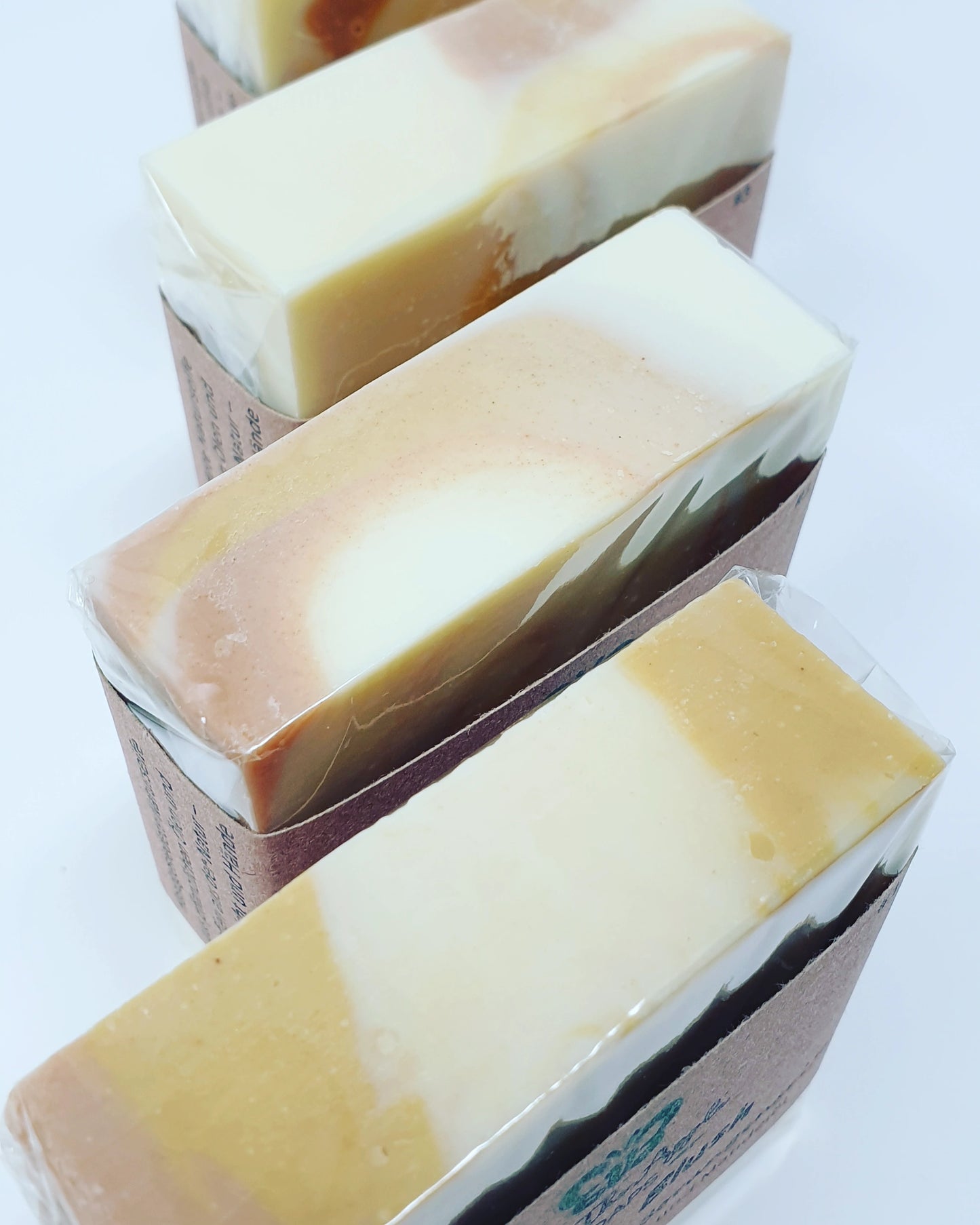 HAPPY BLUSH #3 Süßorangen-Litsea-Seife mit Kakaobutter und Mandelöl, beduftet, 130 g