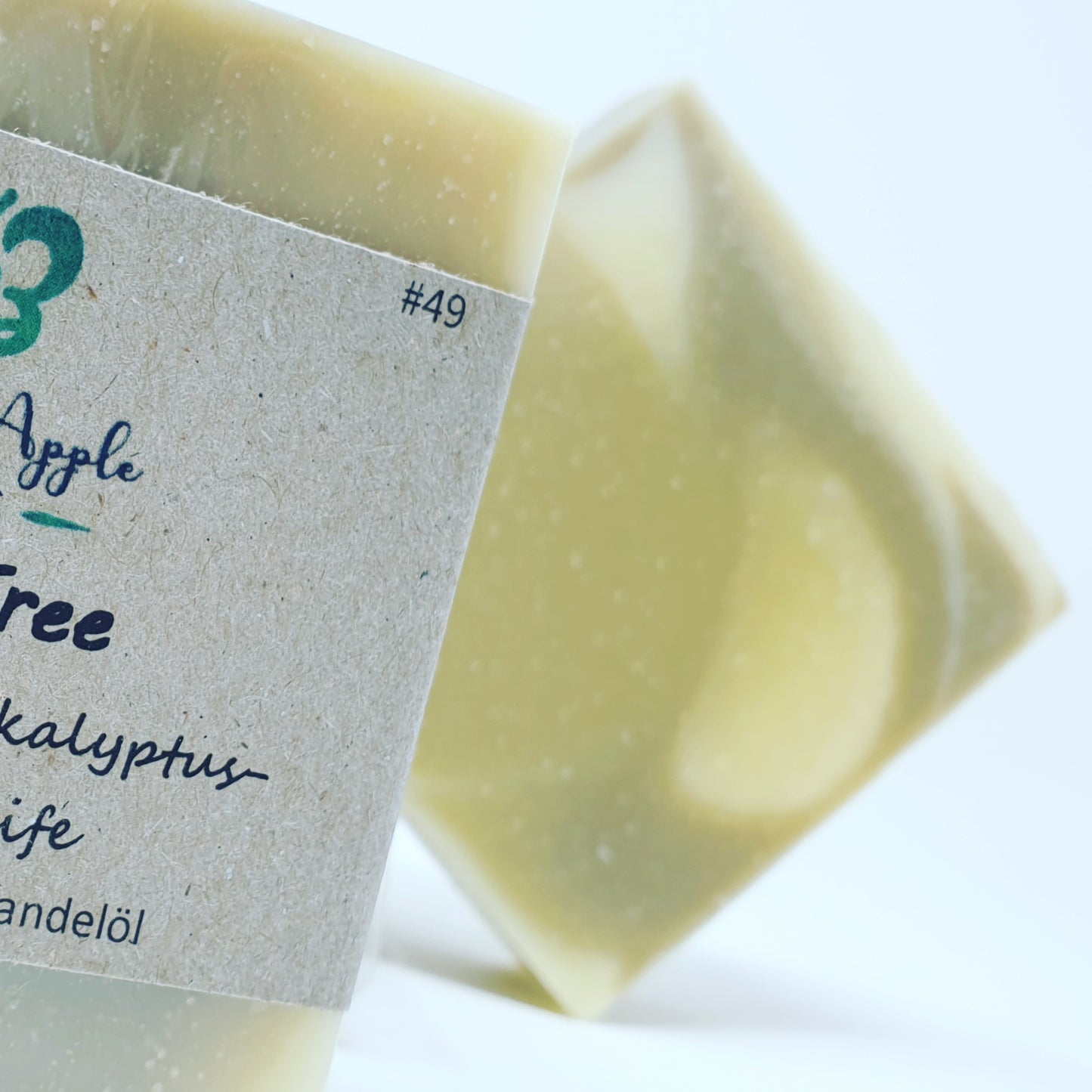 BREAK FREE #49 Eukalyptus-Teebaum-Seife mit Kakaobutter und Mandelöl, beduftet, 120 g